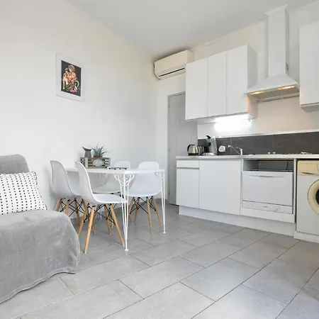 Beautiful In With Kitchen Appartement Nice