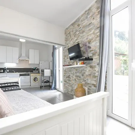 Appartement Beautiful In With Kitchen